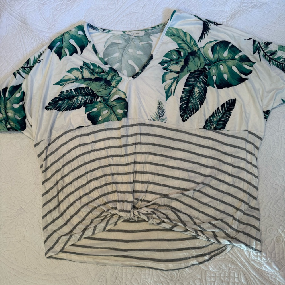 Floral Front knot short sleeve top